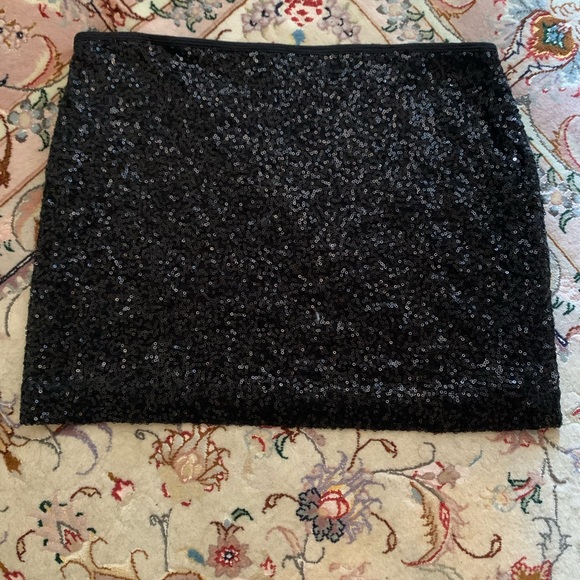 Express black sequin mini skirt - Picture 2 of 3